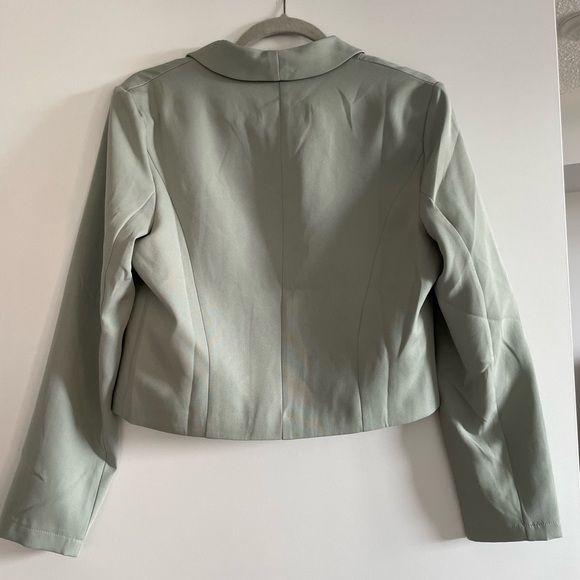 Matching Suit set - Picture 3 of 3